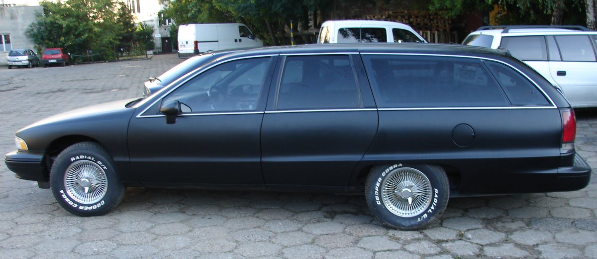 Chevrolet Caprice po całej długości