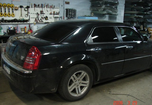Chrysler 300C - foto jeden